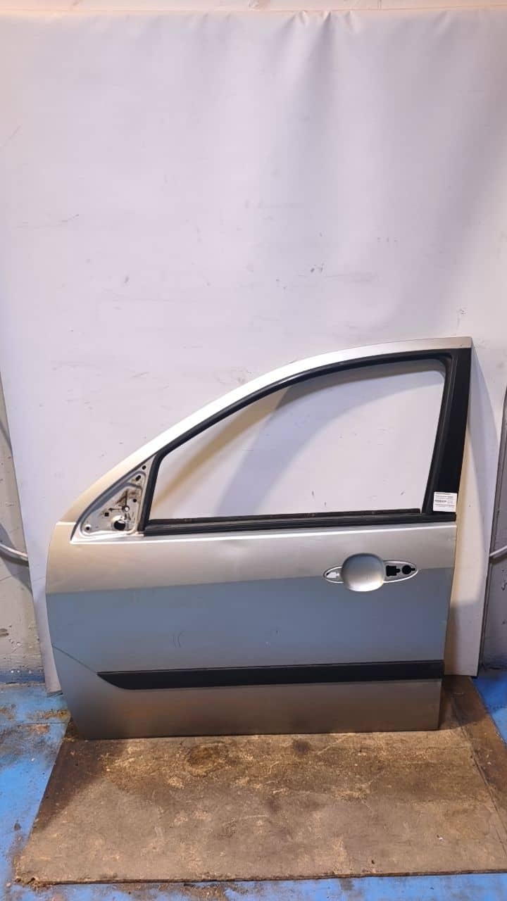PUERTA DELANTERA IZQUIERDA
