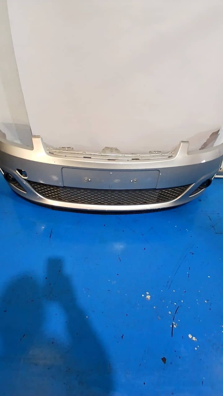 PARAGOLPES DELANTERO