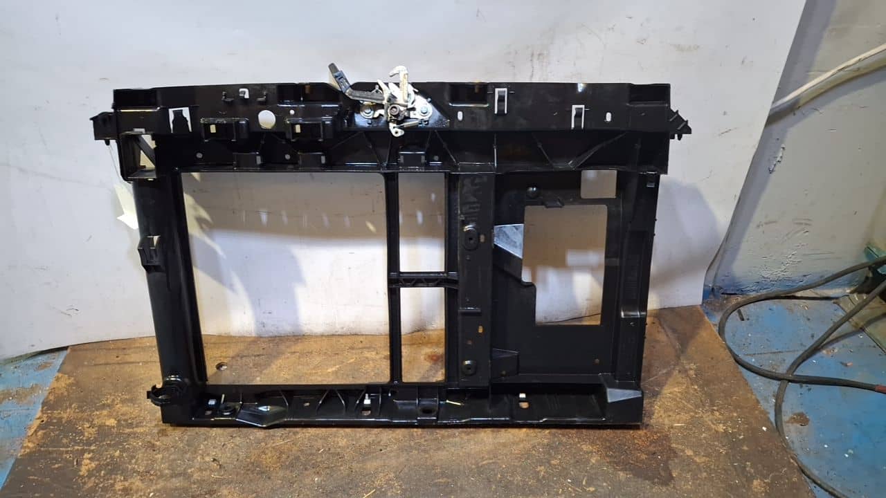 PANEL FRONTAL