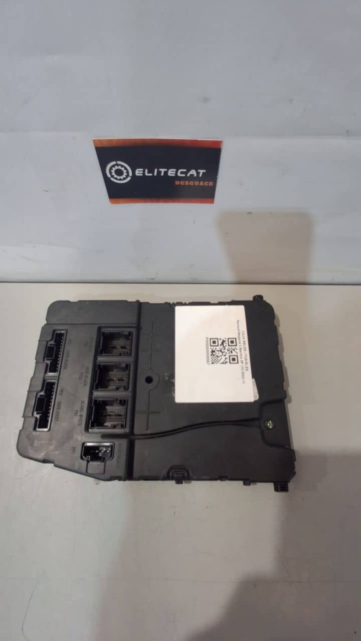 CAJA RELES / FUSIBLES