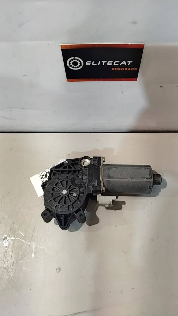 MOTOR ELEVALUNAS DELANTERO DERECHO