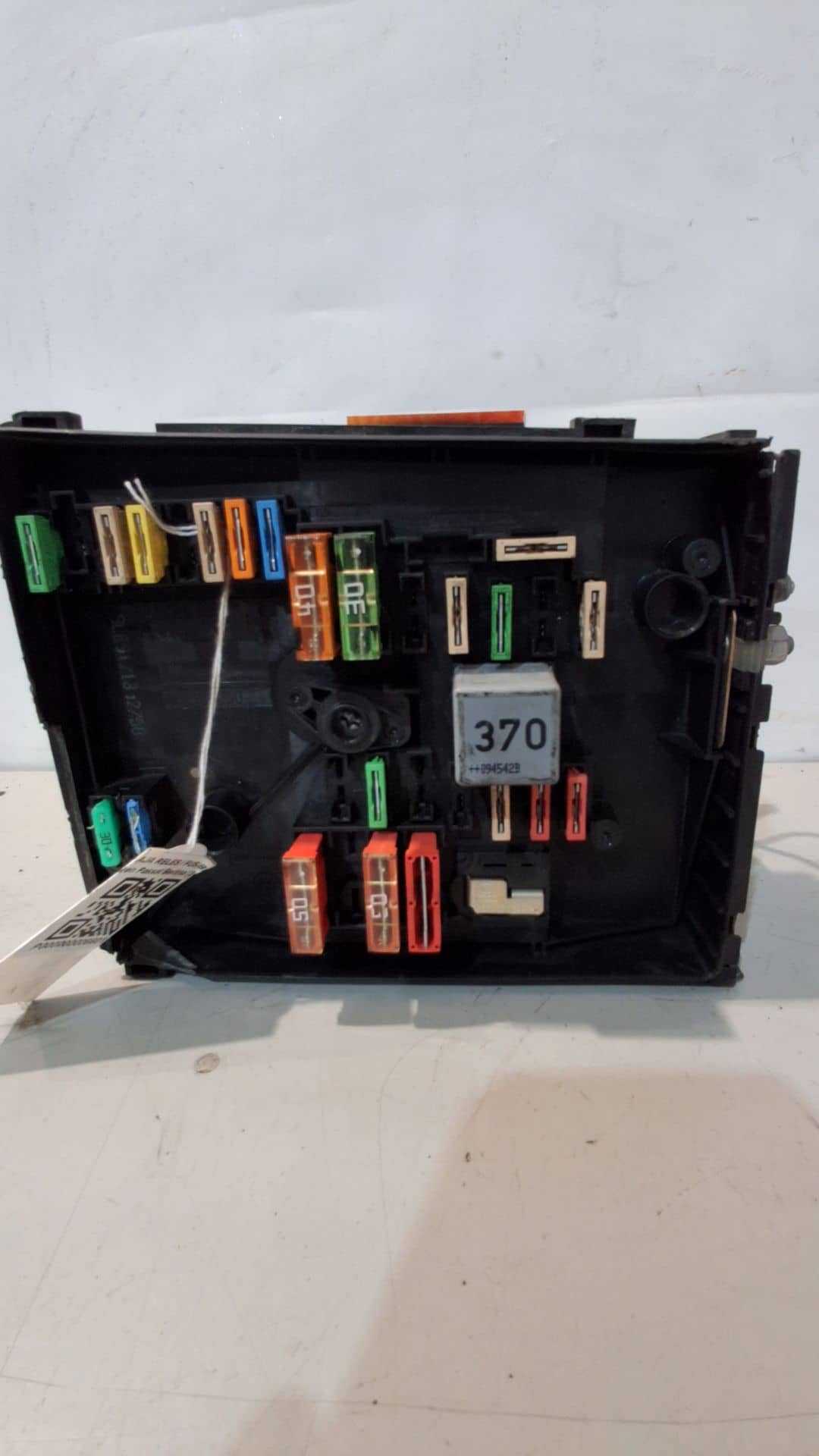 CAJA RELES / FUSIBLES