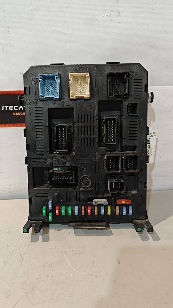 CAJA RELES / FUSIBLES