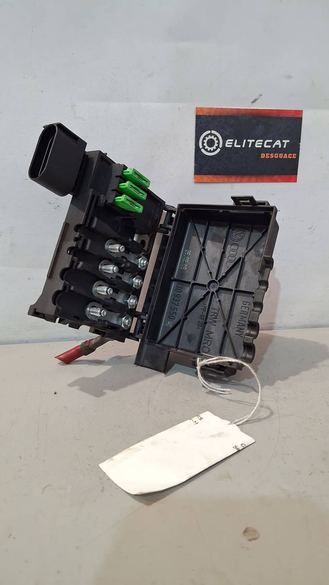 CAJA RELES / FUSIBLES