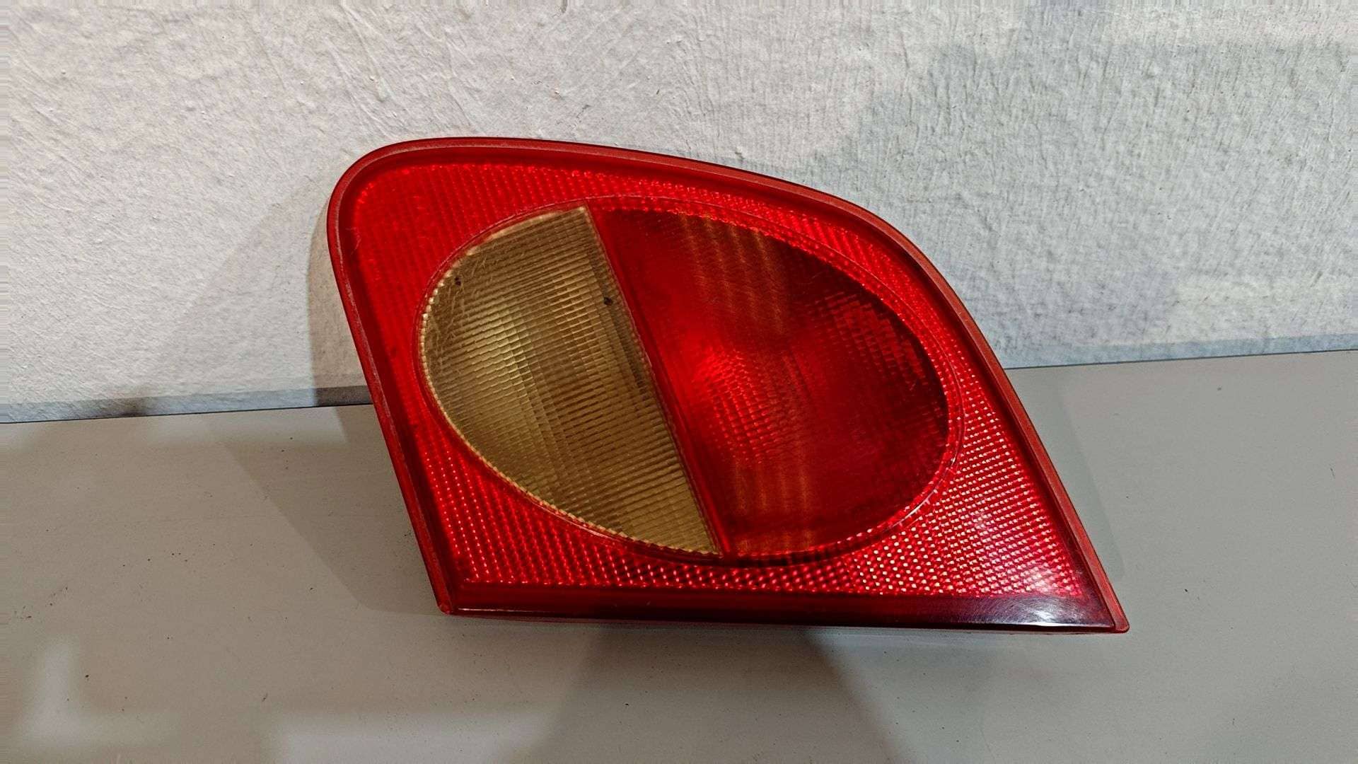 PILOTO TRASERO DERECHO INTERIOR