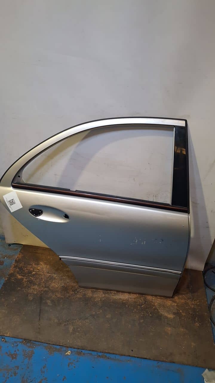 PUERTA TRASERA DERECHA