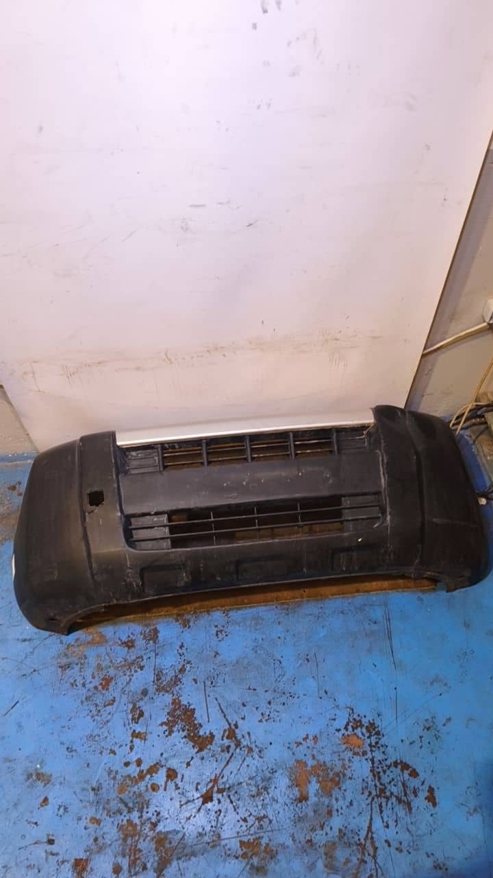 PARAGOLPES DELANTERO