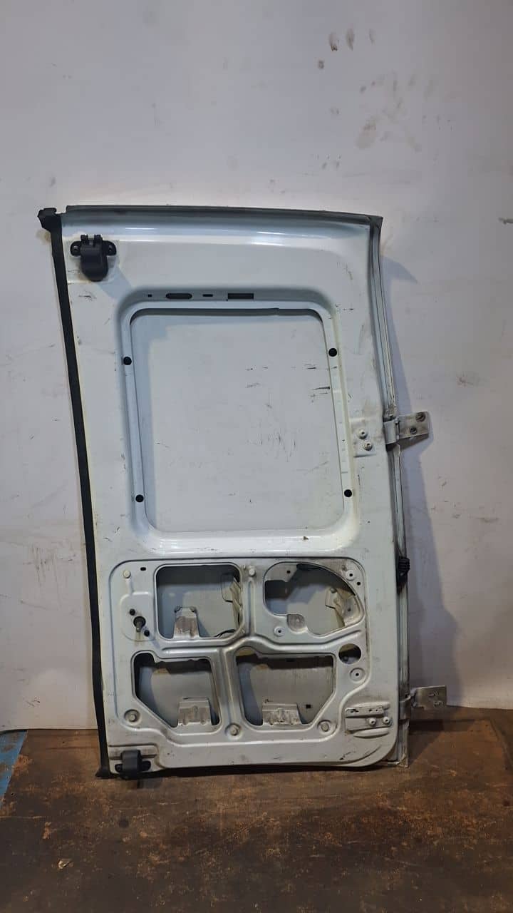 PORTON TRASERO IZQUIERDO