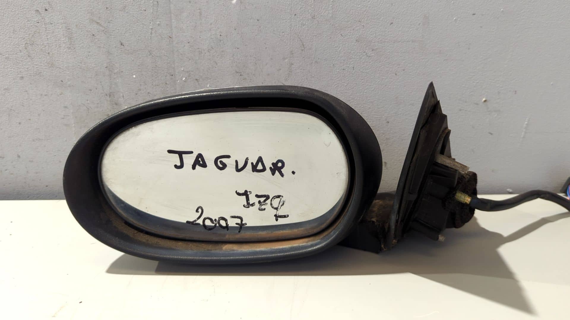 RETROVISOR IZQUIERDO