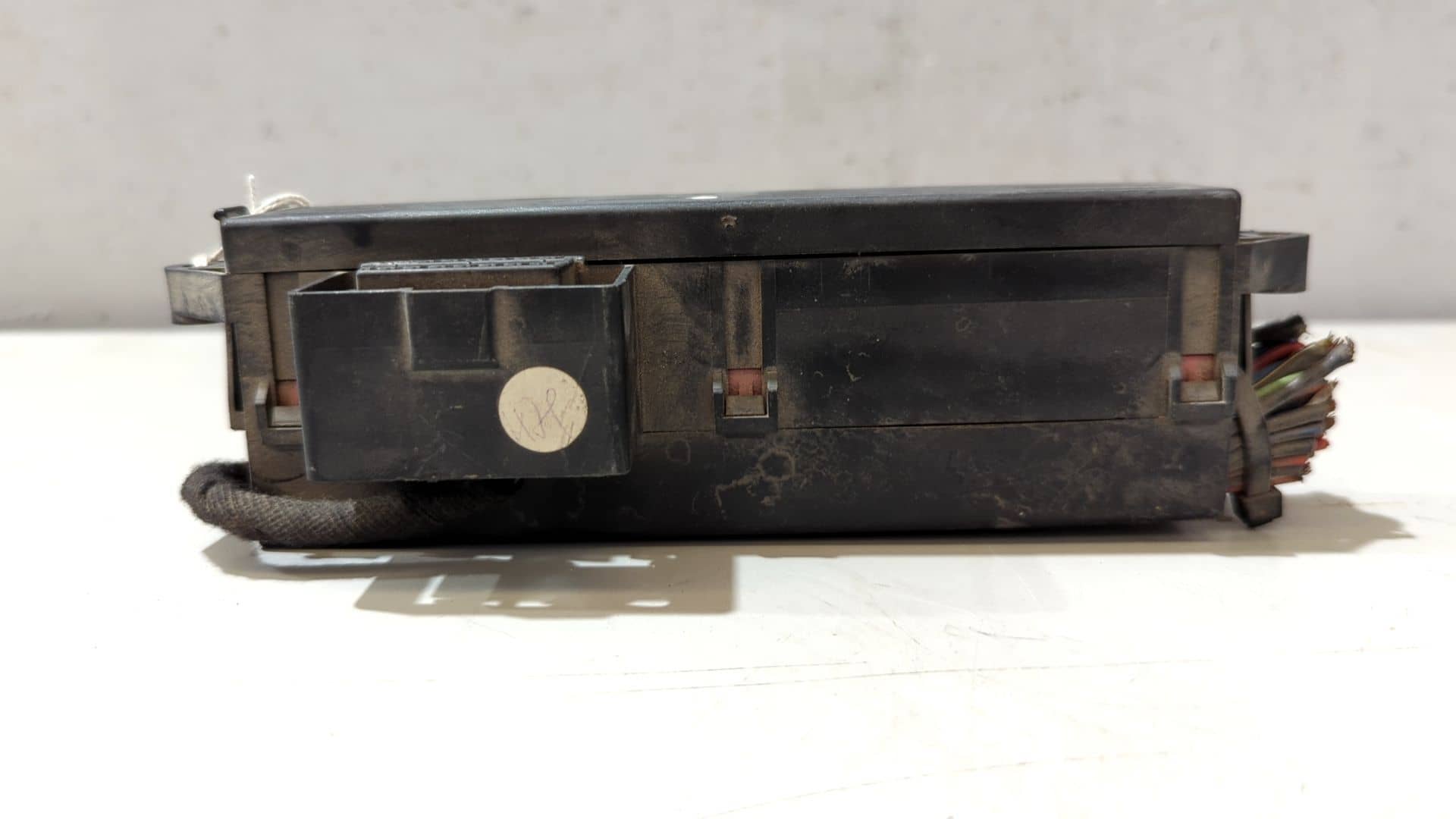 CAJA RELES / FUSIBLES